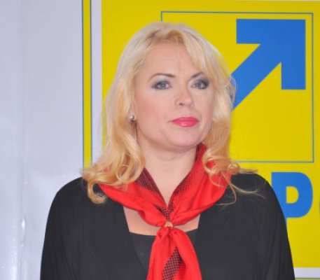 Trecere de pietoni, în dreptul Azilului de Bătrâni